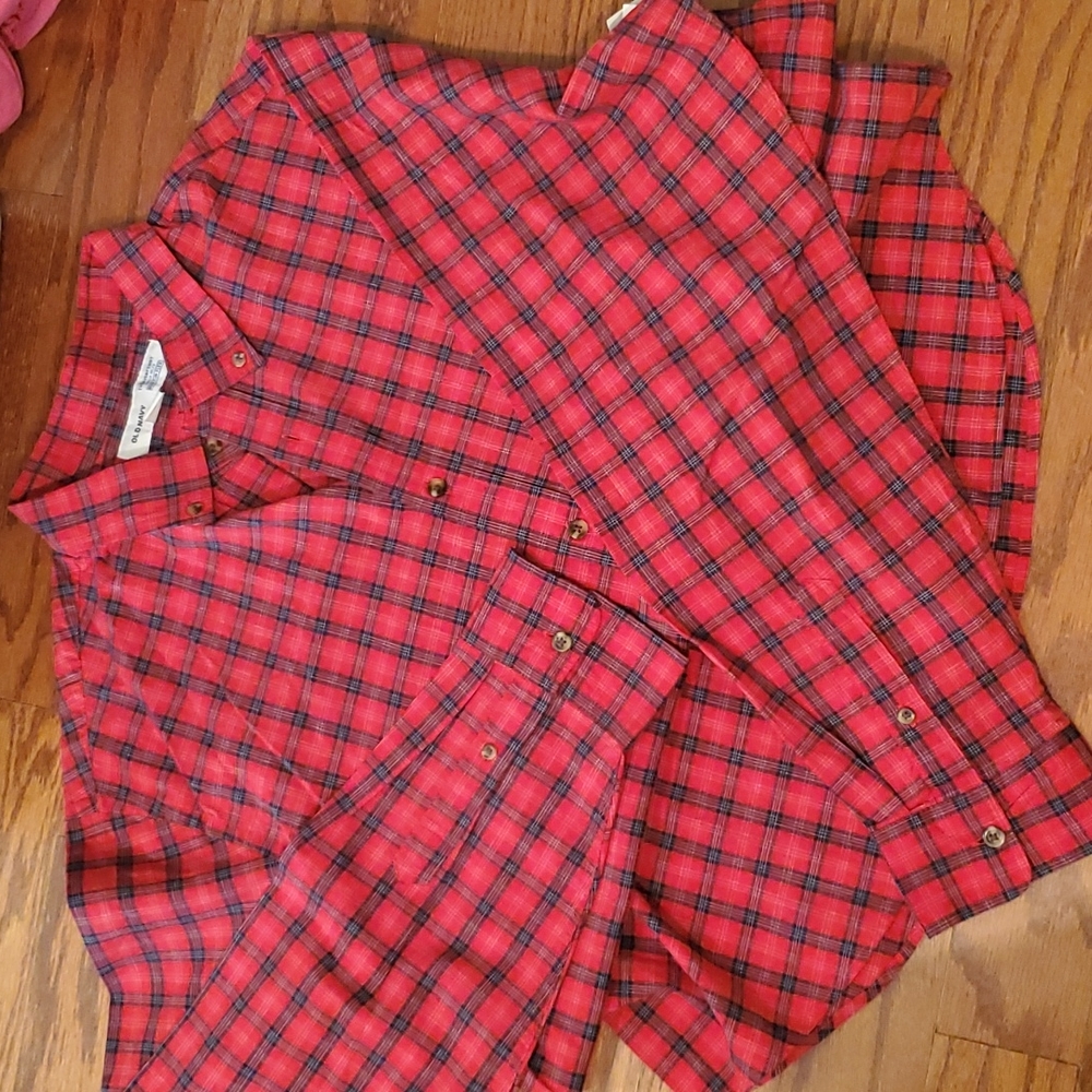 Men's Old Navy shirt